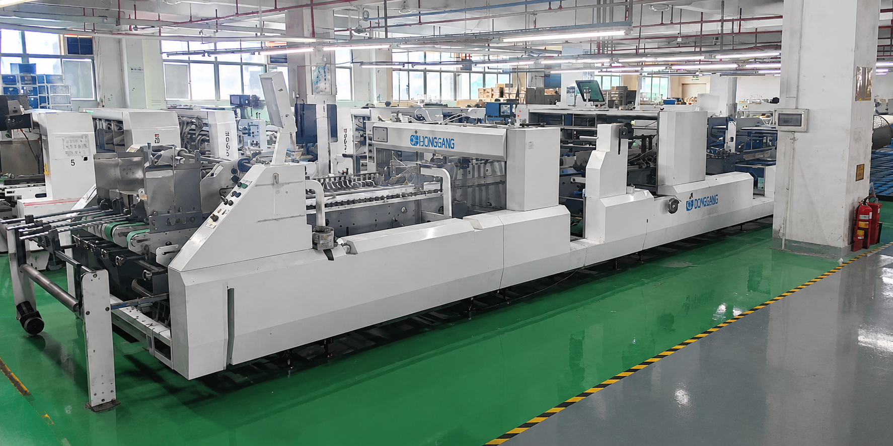 Automated box forming line inside the XJY factory